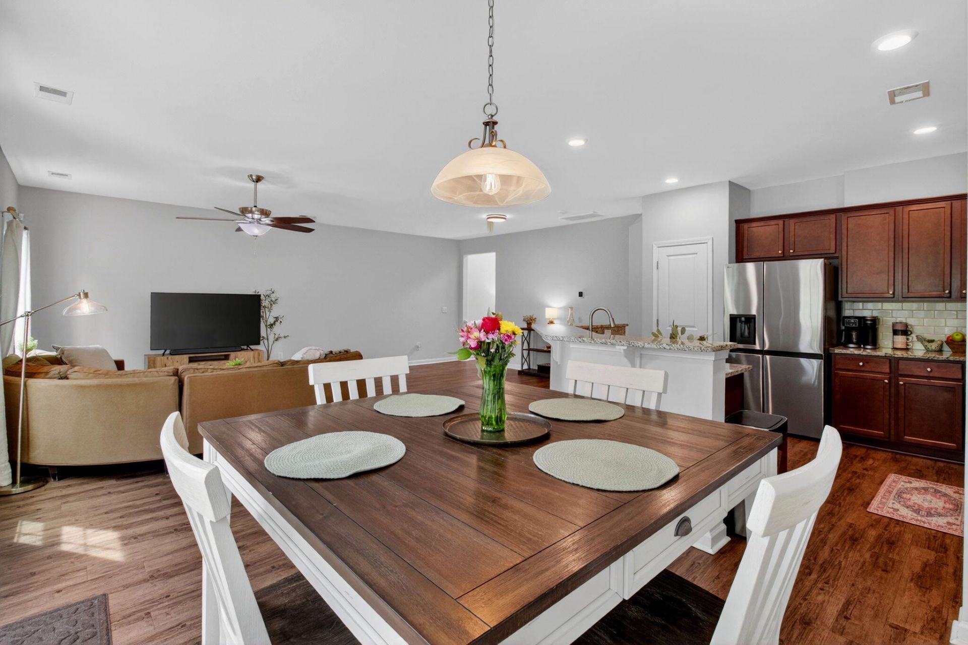 131 Lakestone Road Photo 16