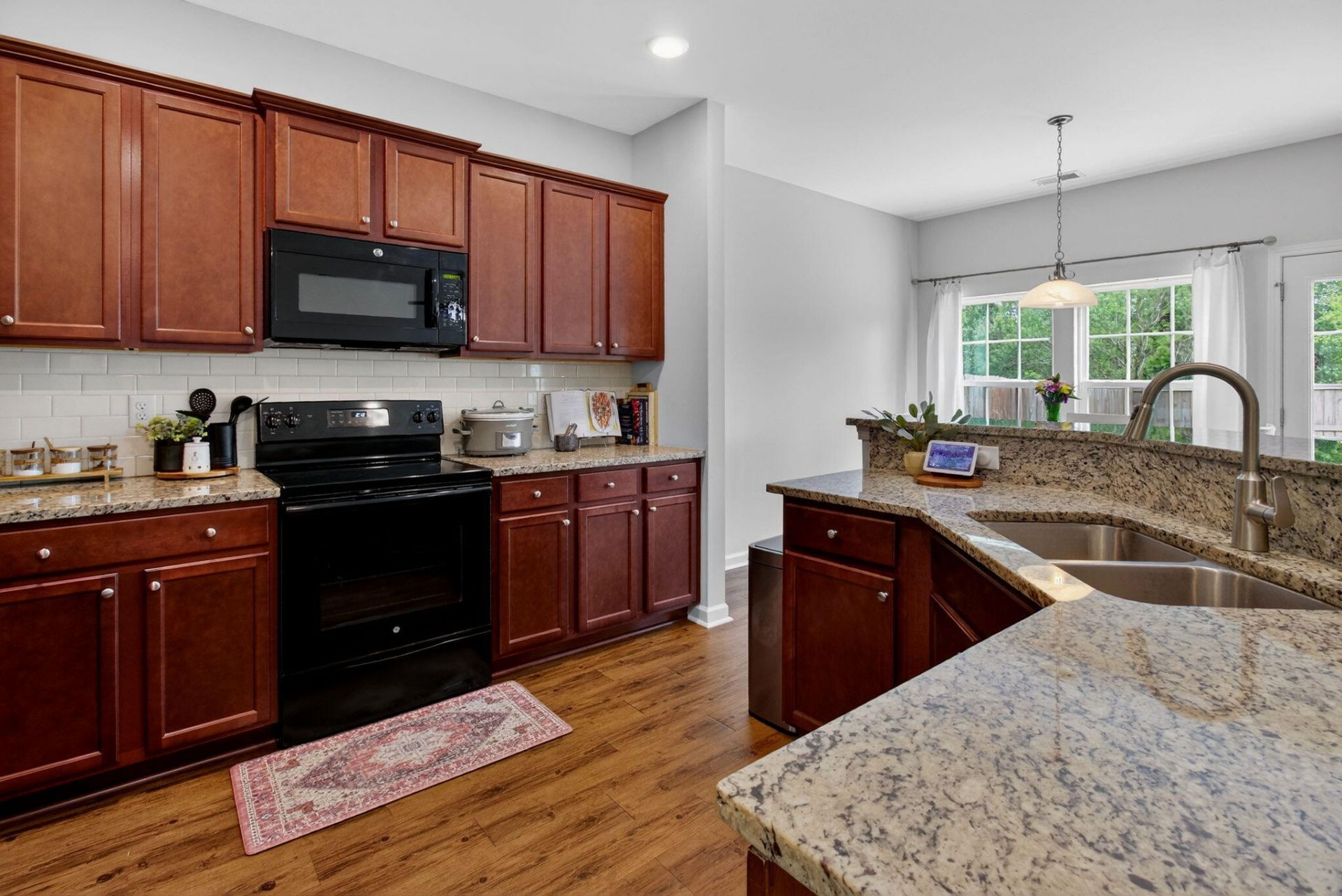 131 Lakestone Road Photo 18