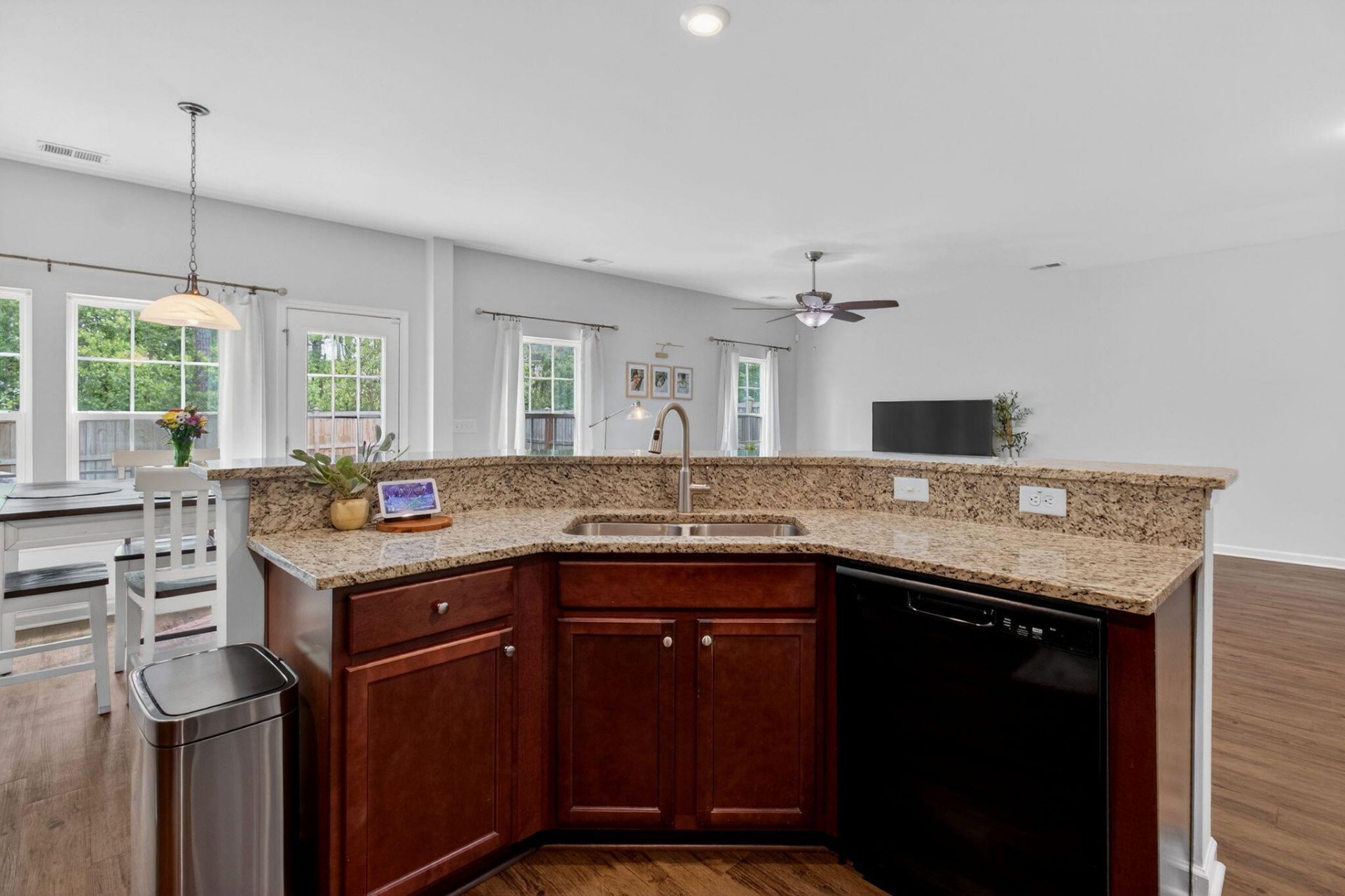 131 Lakestone Road Photo 19