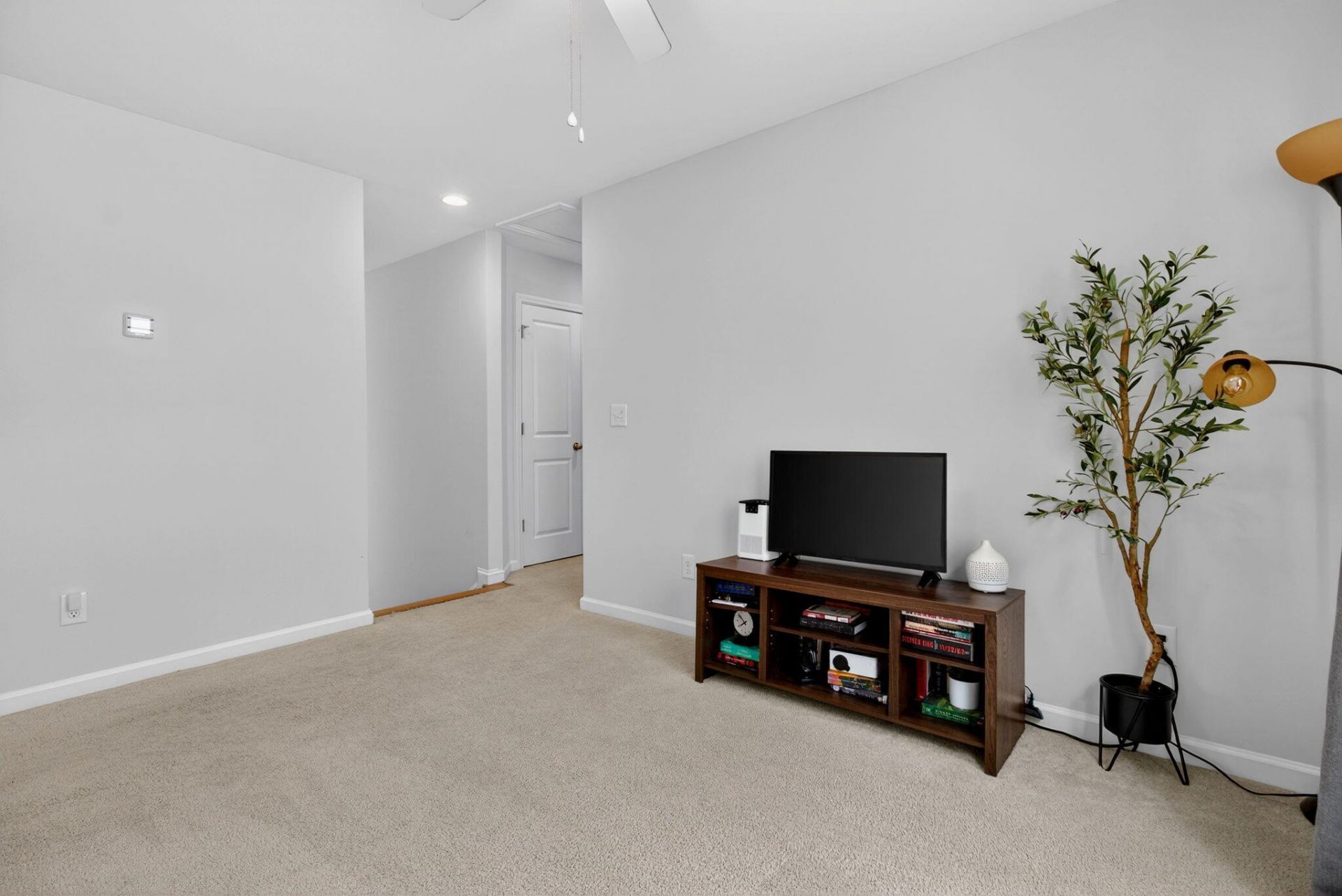 131 Lakestone Road Photo 37