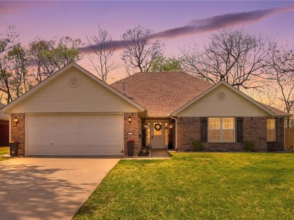 3216 Eaglecrest Circle, Springdale, AR 72762