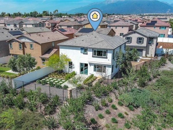 2435 Gunner Ridge Way, Rialto, CA 92377