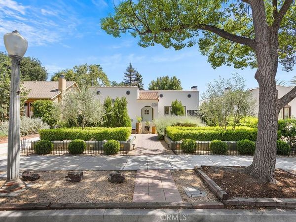 1710 N Los Robles, Pasadena, CA 91104