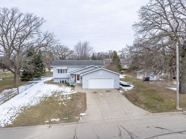 517 Springen Avenue , Fergus Falls, MN 56537