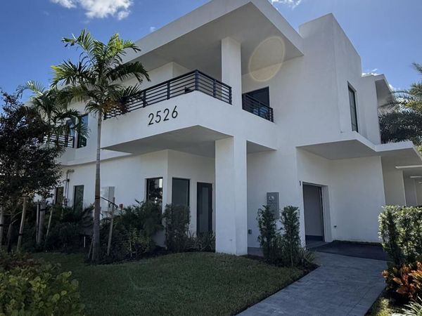 2526 Pierce Street, Unit 4, Hollywood, FL 33020