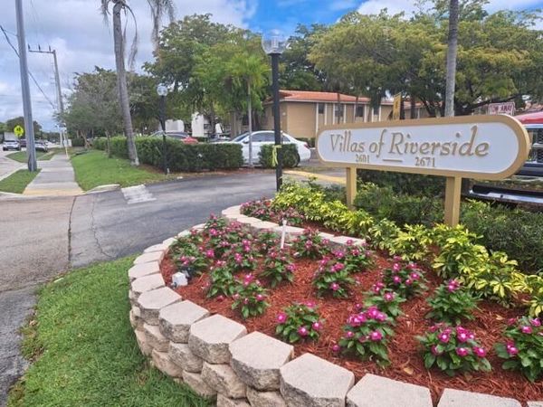2671 Riverside Drive, Unit 6, Coral Springs, FL 33065