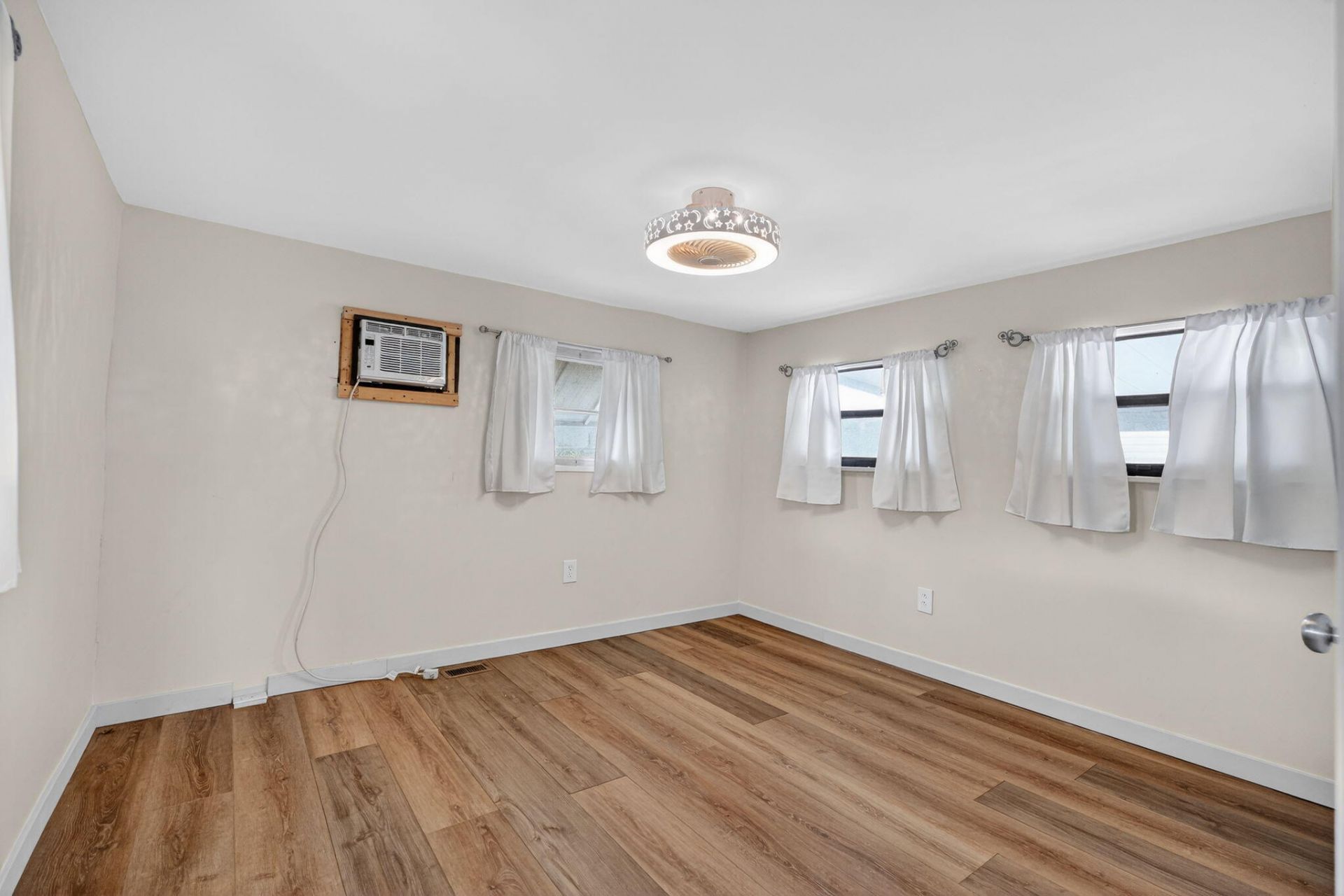 10885 SE Federal Highway, Hobe Sound, FL 33455 Photo