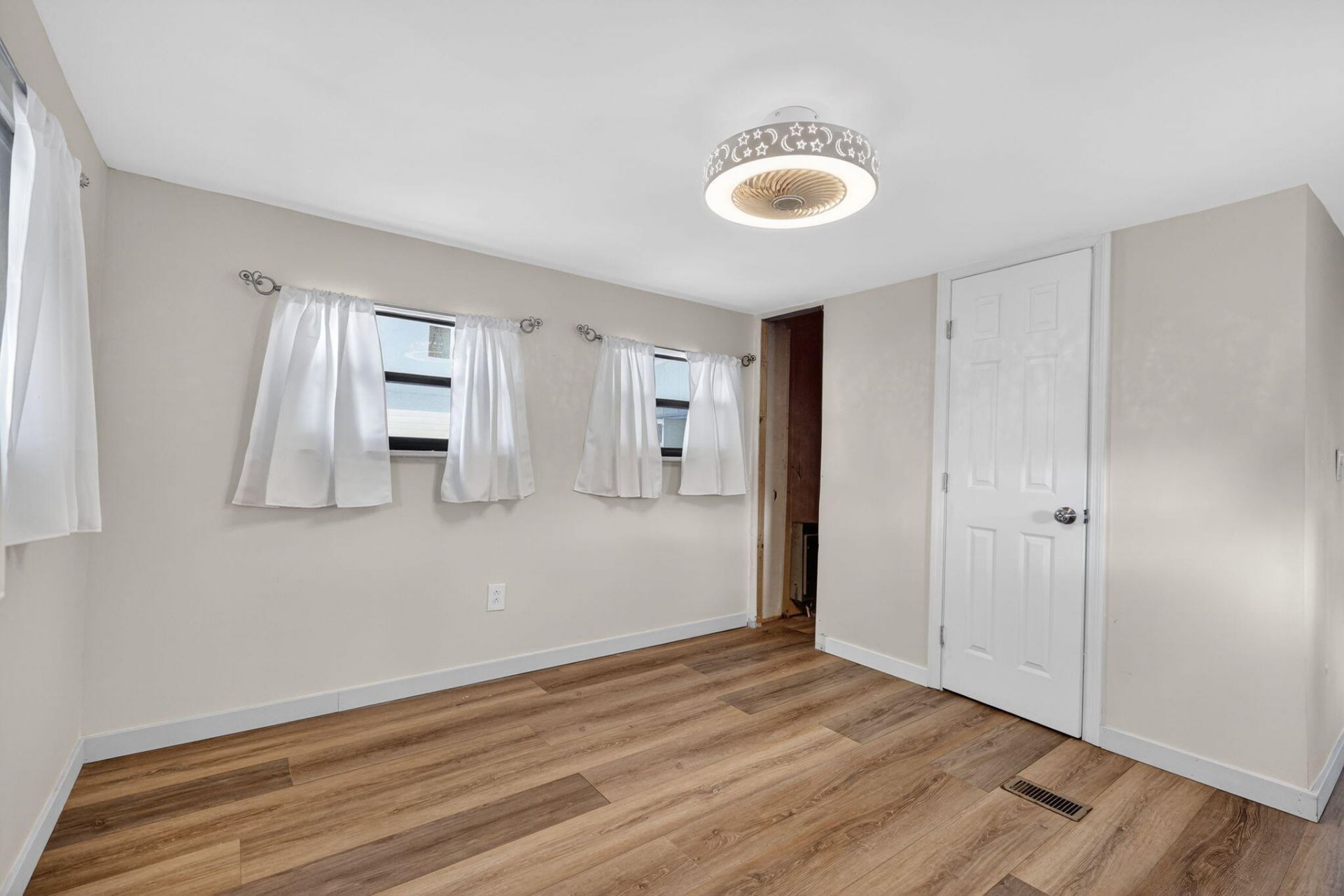 10885 SE Federal Highway, Hobe Sound, FL 33455 Photo