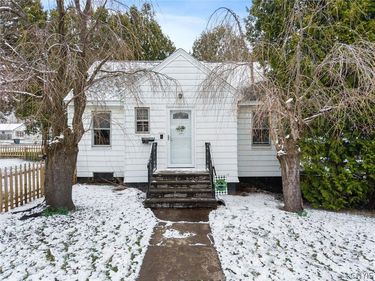 810 Tulip Street, Liverpool, NY 13088