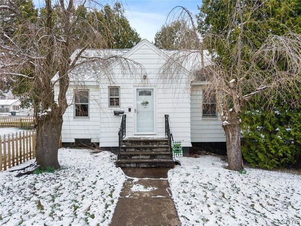 810 Tulip Street, Liverpool, NY 13088