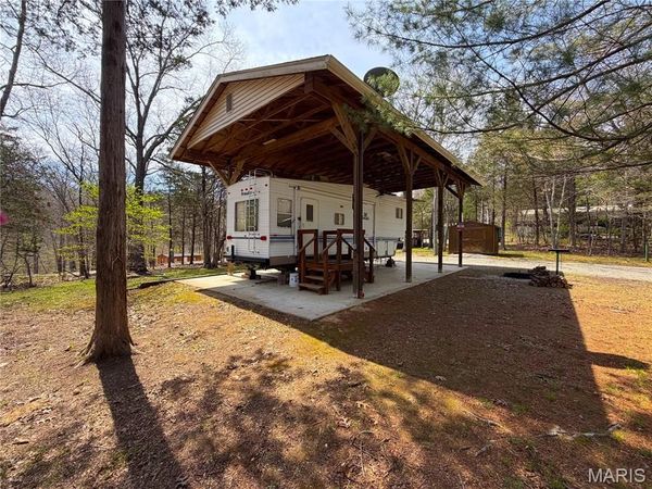 6786 Hyacinth , French Village, MO 63036