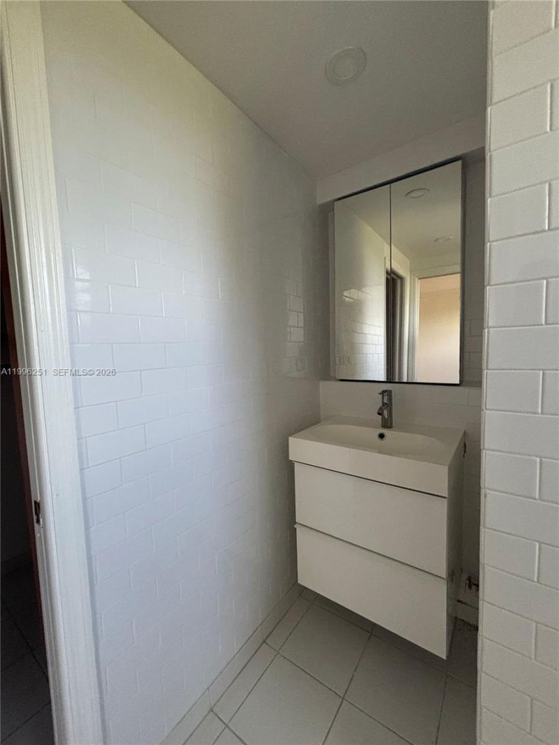 555 Crandon Blvd , Unit 43, Key Biscayne, FL 33149 Photo