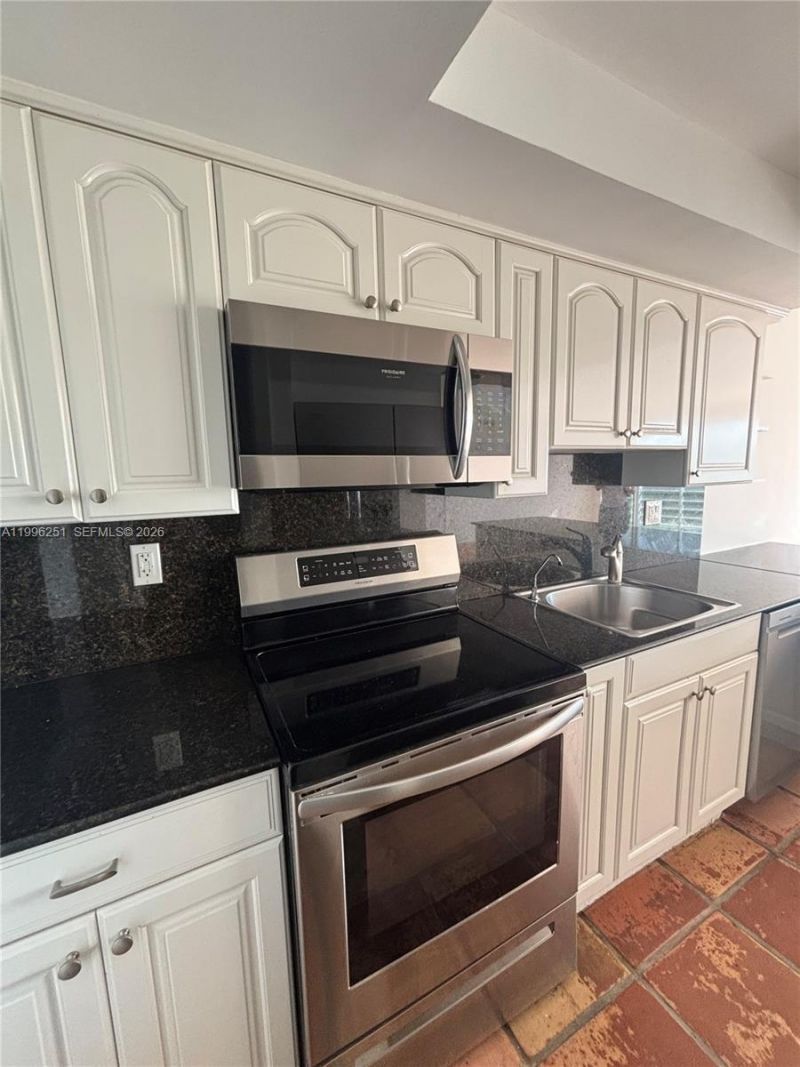 555 Crandon Blvd , Unit 43, Key Biscayne, FL 33149 Photo