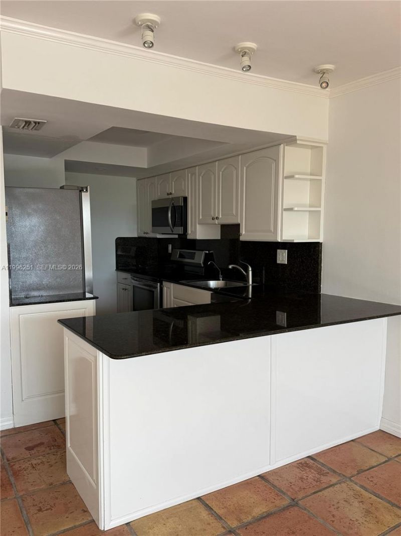 555 Crandon Blvd, Unit 43, Key Biscayne, FL 33149 Photo