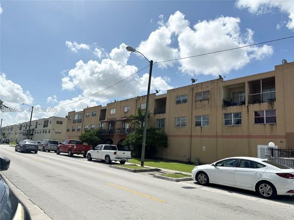 1300 W 53rd St , Unit 35, Hialeah, FL 33012