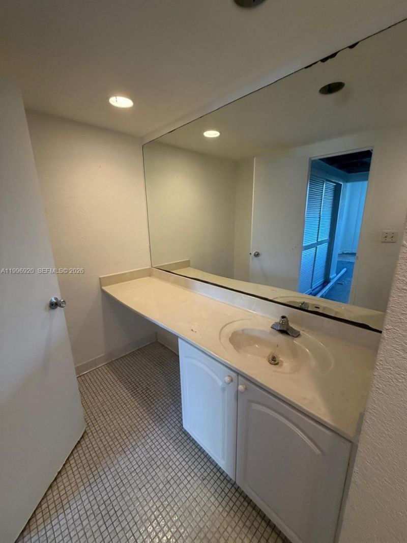 4001 S Ocean Dr , Unit 4H, Hollywood, FL 33019 Photo