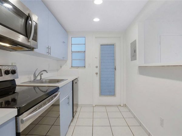 1340 Lincoln Rd , Unit 404, Miami Beach, FL 33139