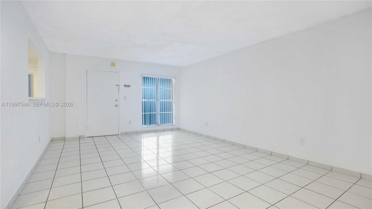 1340 Lincoln Rd, Unit 404, Miami Beach, FL 33139 Photo