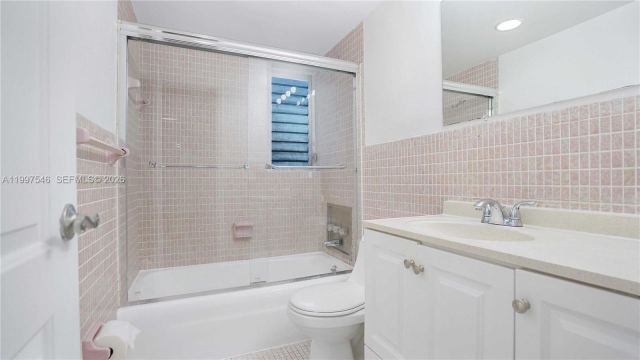 1340 Lincoln Rd, Unit 404, Miami Beach, FL 33139 Photo