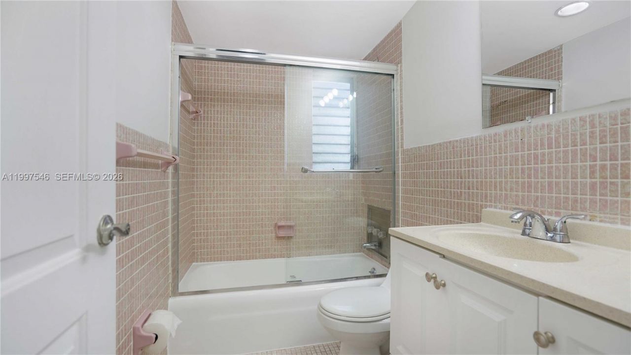 1340 Lincoln Rd, Unit 404, Miami Beach, FL 33139 Photo