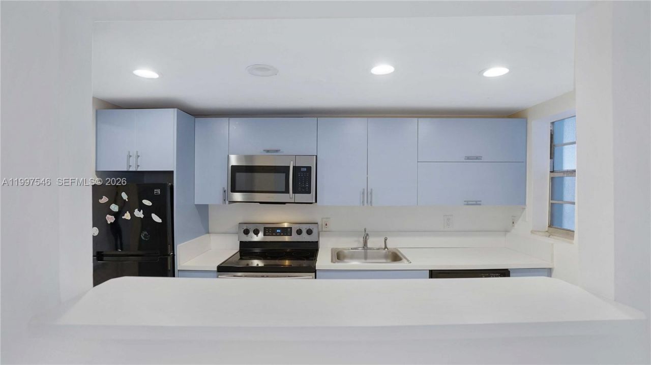 1340 Lincoln Rd, Unit 404, Miami Beach, FL 33139 Photo