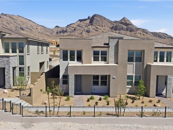 12131 Red Iris Ave, Las Vegas, NV 89138