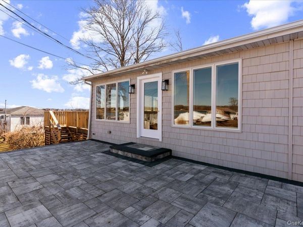 73 W Tiana Road , Unit 11, Hampton Bays, NY 11946