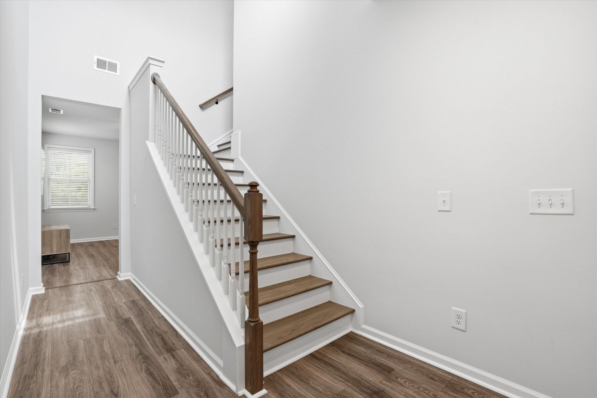 277 Mcclellan Way Photo 3