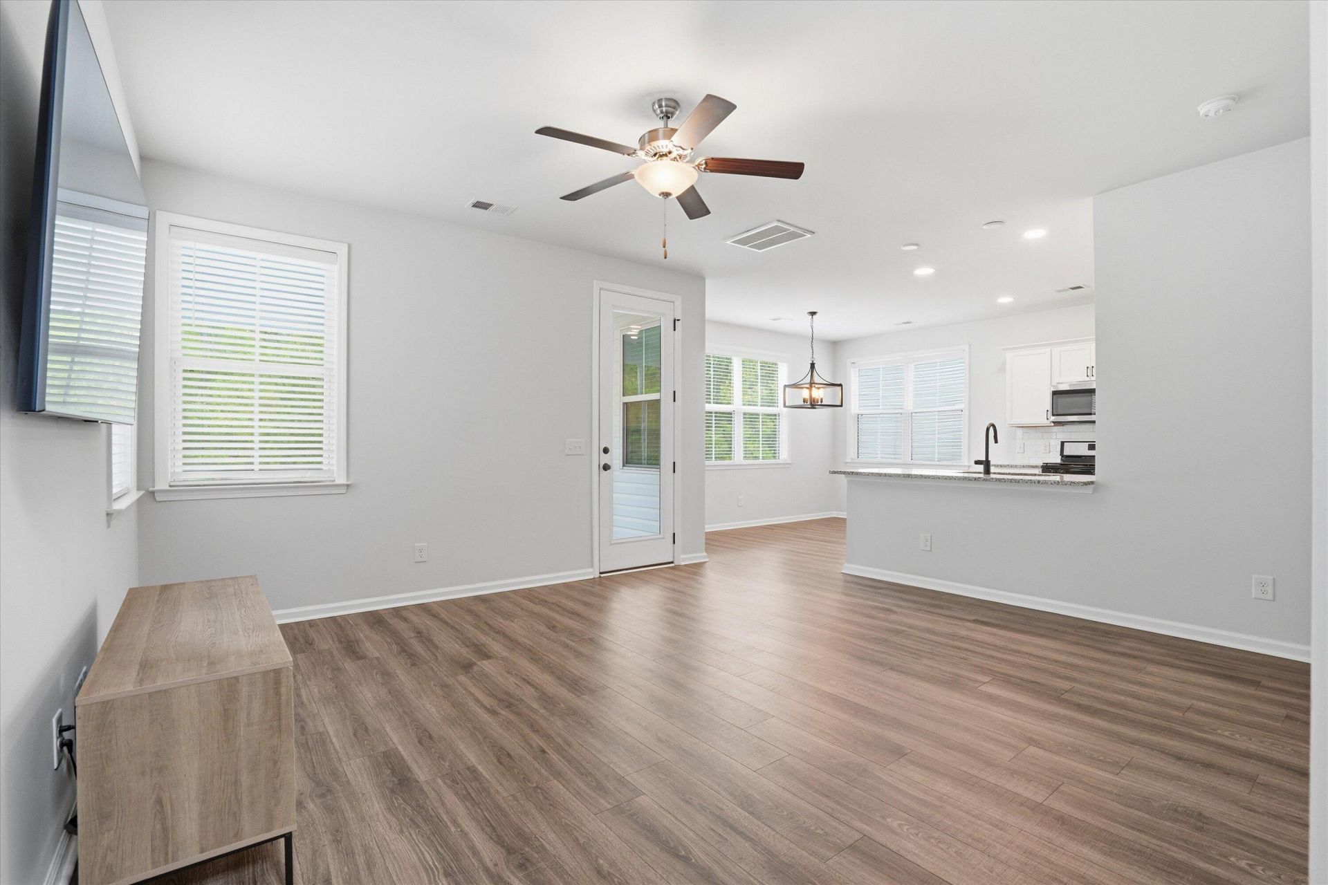 277 Mcclellan Way Photo 4