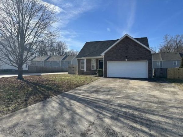 1556 Tylertown Rd , Clarksville, TN 37040