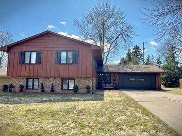 3604 33rd Avenue NE, Saint Anthony, MN 55418