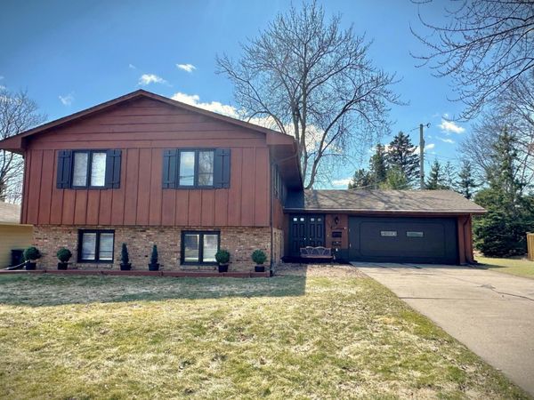 3604 33rd Avenue NE, Saint Anthony, MN 55418