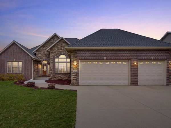 4126 Carlton Drive, Cedar Falls, IA 50613