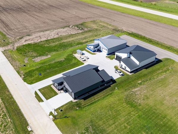 530 Aircom Drive, Unit 2B, Marion, IA 52302