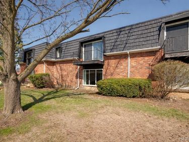 1866 Colonial Village Way, Waterford Twp, MI 48328