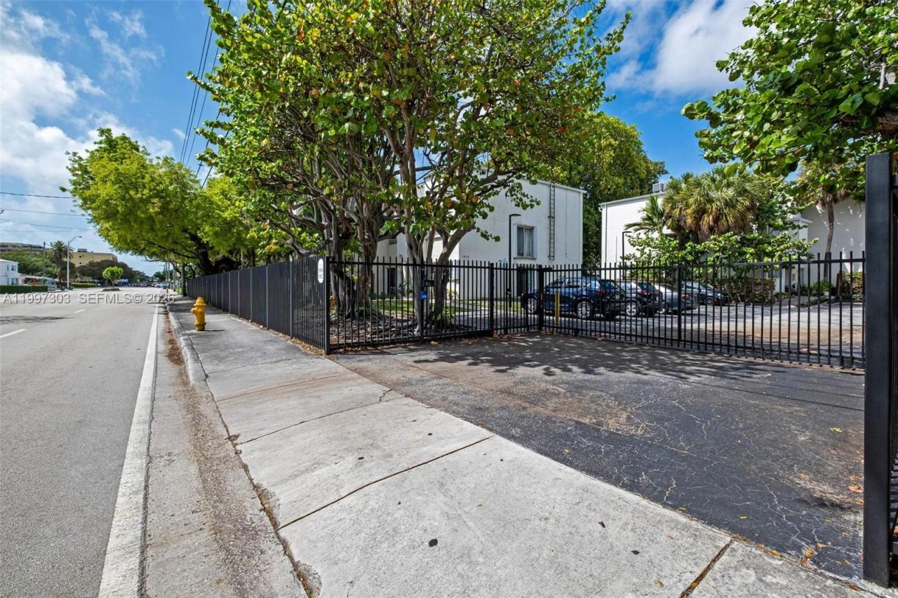 1916 SW 17th Ave, Unit 34, Miami, FL 33145 Photo