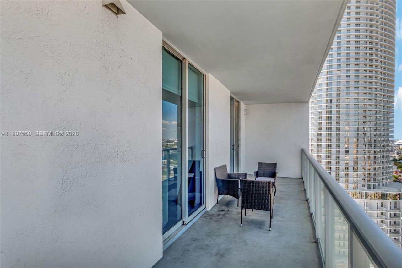 185 SW 7th St, Unit 2303, Miami, FL 33130 Photo