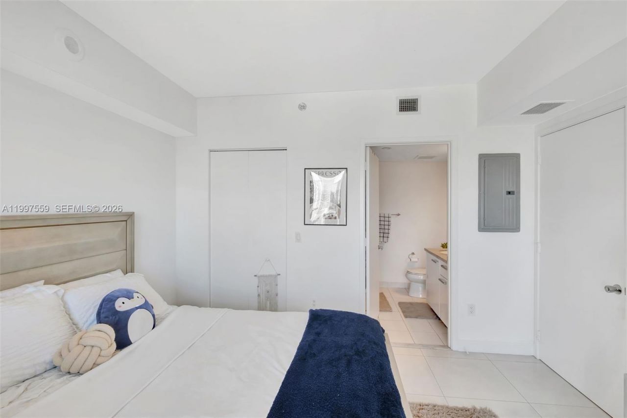 185 SW 7th St, Unit 2303, Miami, FL 33130 Photo
