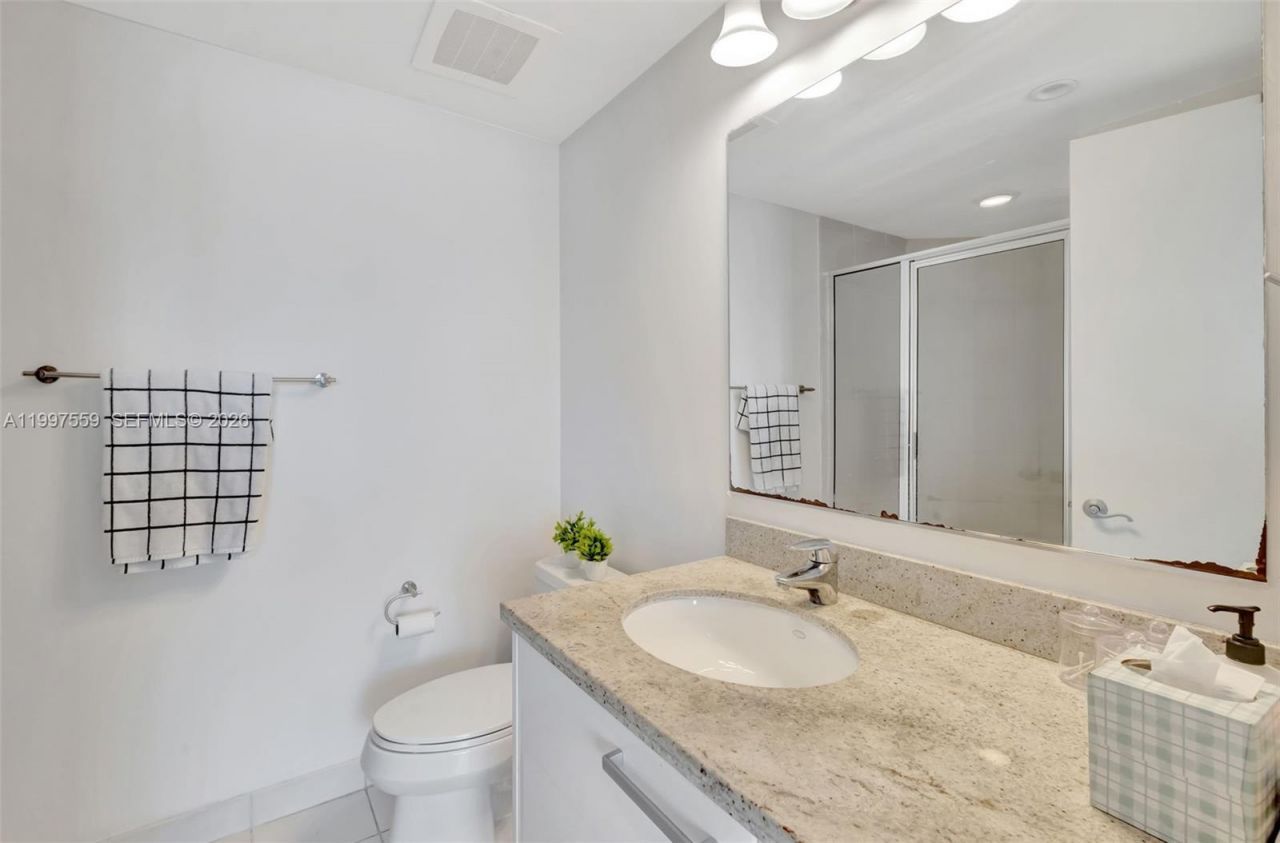 185 SW 7th St, Unit 2303, Miami, FL 33130 Photo