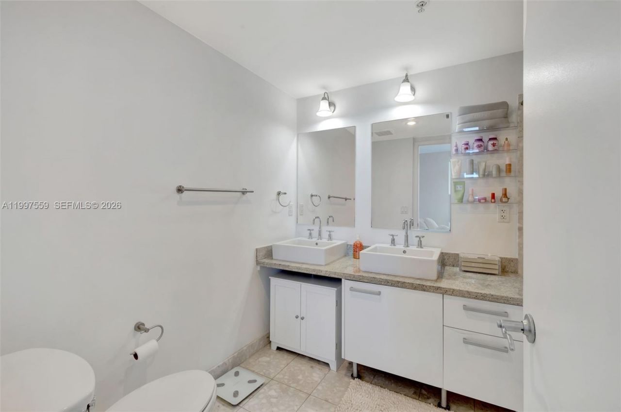 185 SW 7th St, Unit 2303, Miami, FL 33130 Photo