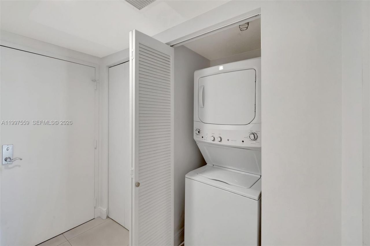 185 SW 7th St, Unit 2303, Miami, FL 33130 Photo
