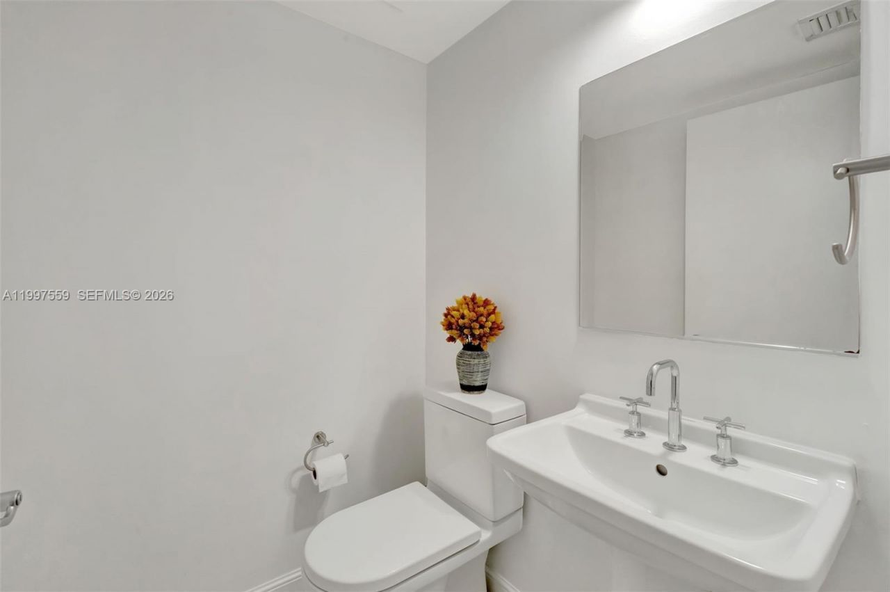 185 SW 7th St, Unit 2303, Miami, FL 33130 Photo