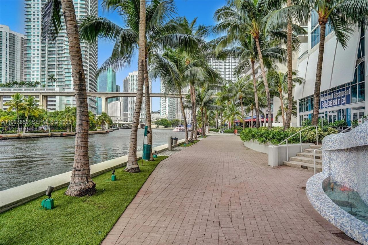 185 SW 7th St, Unit 2303, Miami, FL 33130 Photo