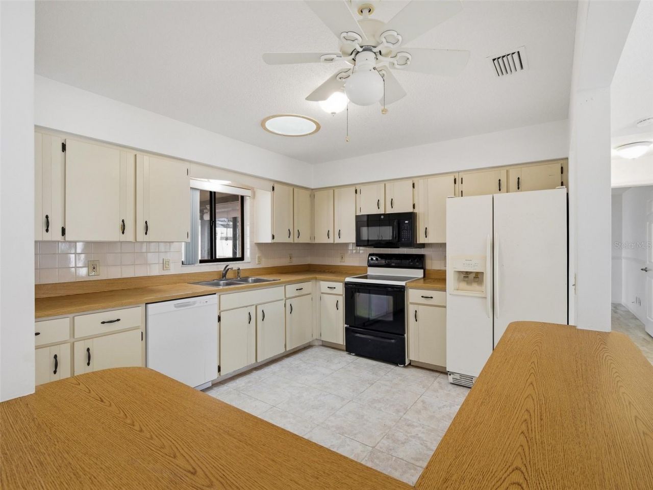 808 E 1st Avenue , New Smyrna Beach, FL 32169 Photo