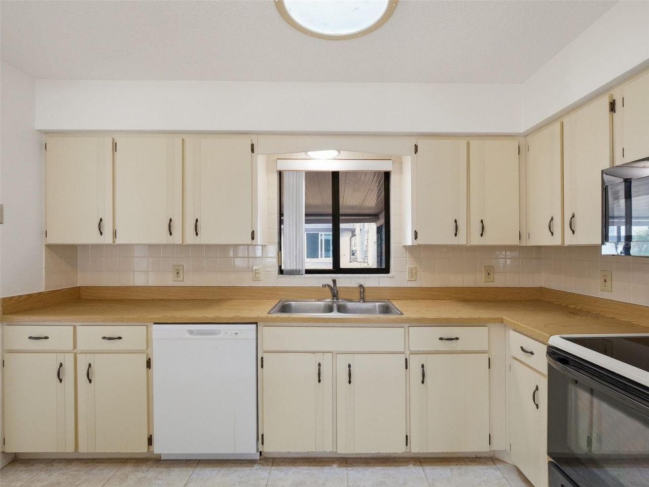 808 E 1st Avenue , New Smyrna Beach, FL 32169 Photo