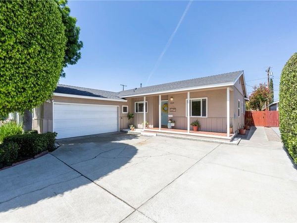 1519 Victoria, Fullerton, CA 92831