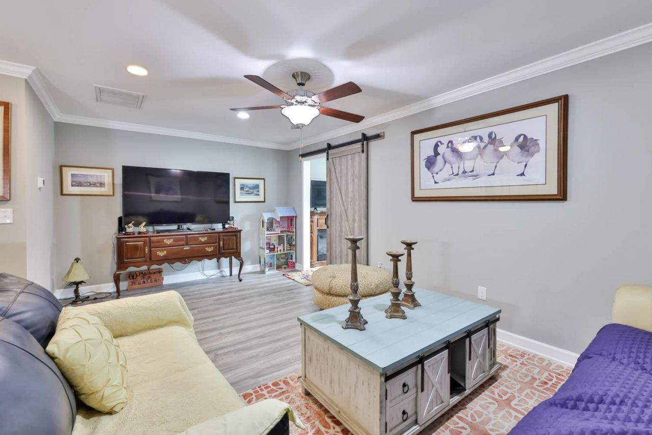 712 Solstice Ct. Photo 20