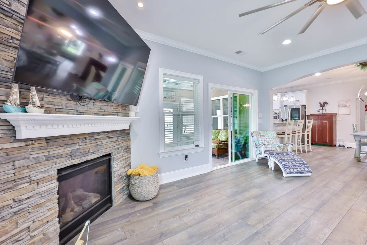 712 Solstice Ct. Photo 4