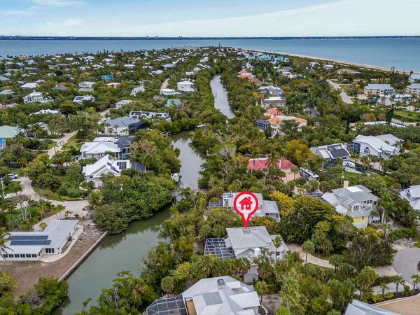 927 Almas Ct, Sanibel, FL 33957