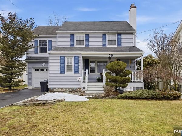 39 Center Street, POMPTON LAKES, NJ 07442